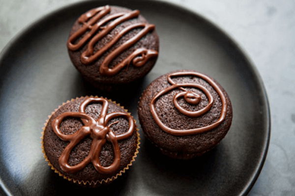Cách làm bánh Cupcake cacao bằng lò vi sóng từ bột mì, bột nở