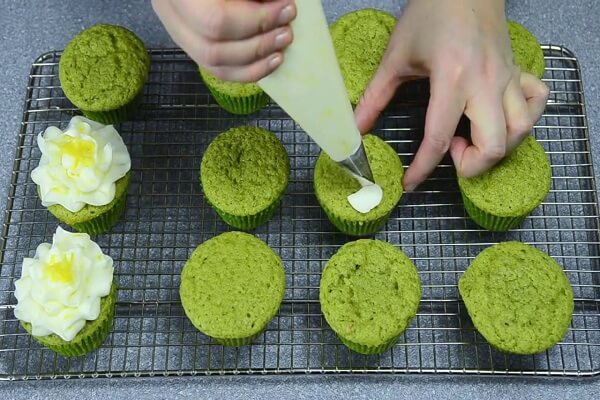 𝓗𝓞𝓣- Cách Làm Bánh Cupcake Trà Xanh Ngon Đơn Giản Tại Nhà