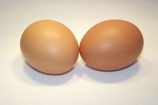 2 quả trứng