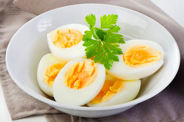 𝓣𝓞𝓟 10 Mẹo Vặt Bóc Trứng Luộc Nhanh Và Đơn Giản - Lột Vỏ Trứng
