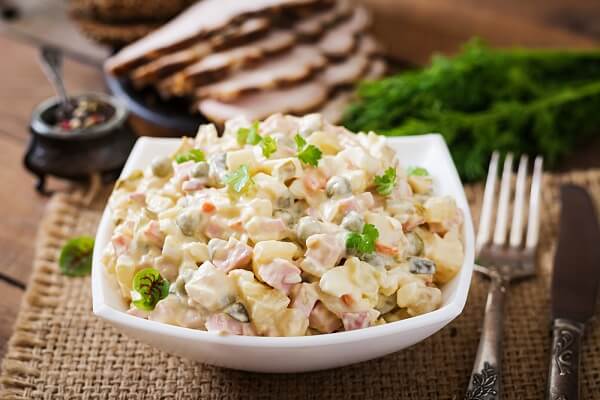 Cách làm salad Nga khoai tây cà rốt sốt mayonnaise giảm cân