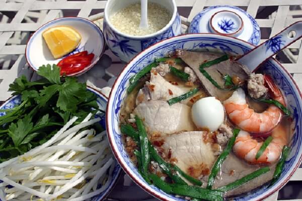 Cách nấu hủ tiếu Nam Vang - Cách nấu nước lèo hủ tiếu ngon nhất