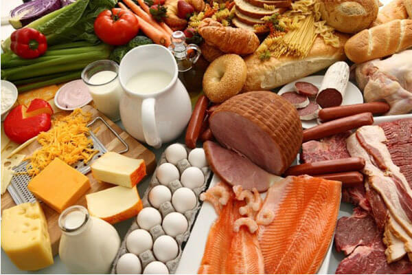 Luôn chọn ăn thực phẩm tươi, nhiều rau và trái cây để đảm bảo cung cấp đủ vitamin và khoáng chất
