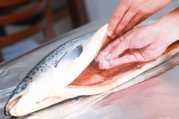 6 cách ướp và làm cá hồi nướng như cá hồi nướng mù tạt, nướng giấy bạc, cá hồi chiên nước mắm 18