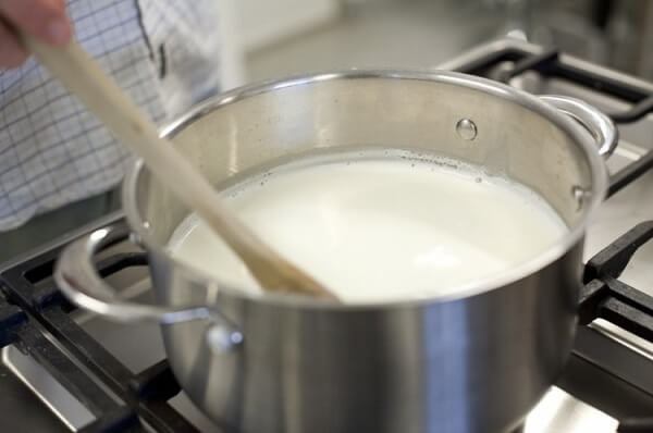 Sữa tươi có công dụng giúp dưỡng ẩm cho da rất tốt