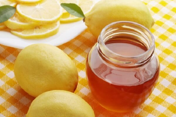 Uống nước chanh mật ong giảm cân là cách được nhiều chị em ưa chuộng