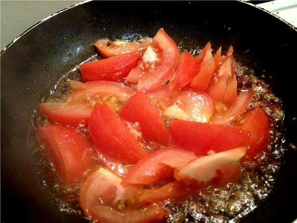 Làm nước sốt cà chua và thịt xíu mại - cách làm xíu mại ngon