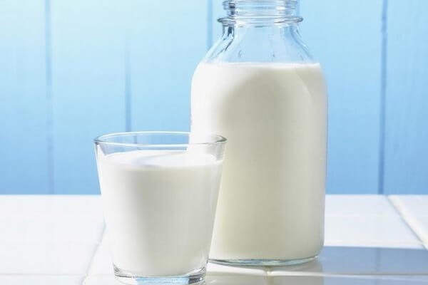 rửa mặt bằng sữa tươi có đường được không, rửa mặt bằng sữa tươi không đường có tác dụng gì