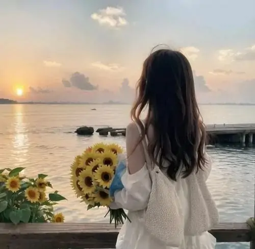 60 Ảnh Avatar Gái Đẹp Quay Lưng đầy tò mò hợp người thích nét đẹp kín đáo mà nổi bật